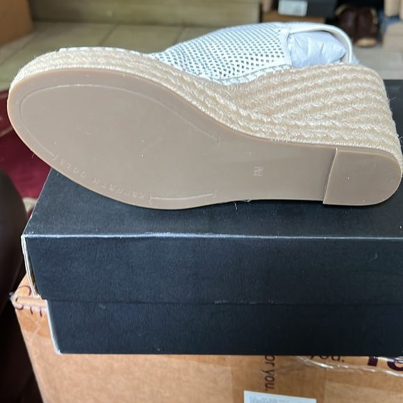 Kennth Cole New York Olivia Perforated Espadrille Wedge in White Sz 8 New - Picture 7 of 13